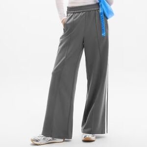 Athleta Women’s Tempo Mid Rise Wide Leg Track Pant size small